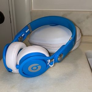 Beats By Dr. Dre Mixr in Blue. Comes with case, cord, and cleaning cloth